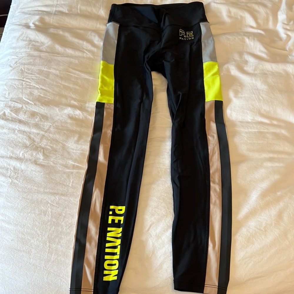 PE Nation - WOMANS - SMALL Workout Leggings
